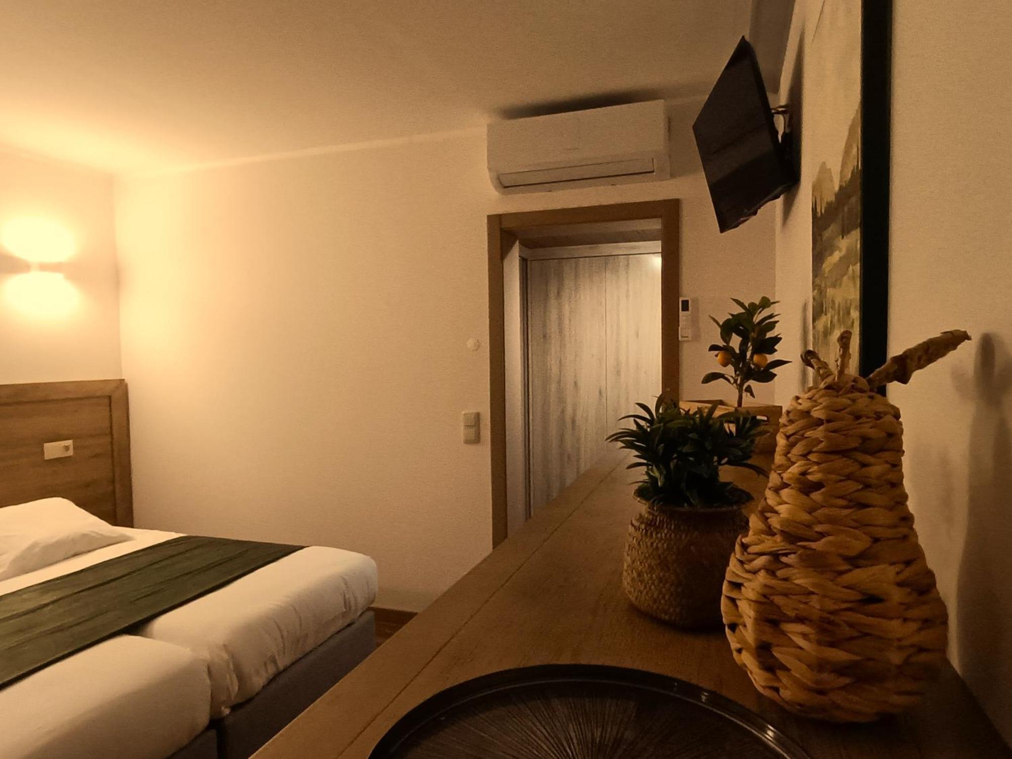 Quinta Padre Lobo Guest House Санта Мария да Фейра Екстериор снимка
