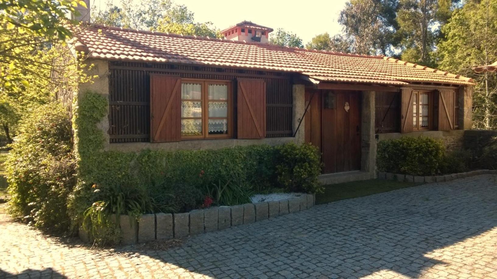 Quinta Padre Lobo Guest House Санта Мария да Фейра Екстериор снимка